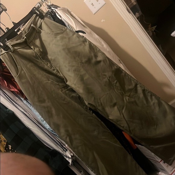 PrettyLittleThing Green Wide Leg Pants - Picture 2 of 5